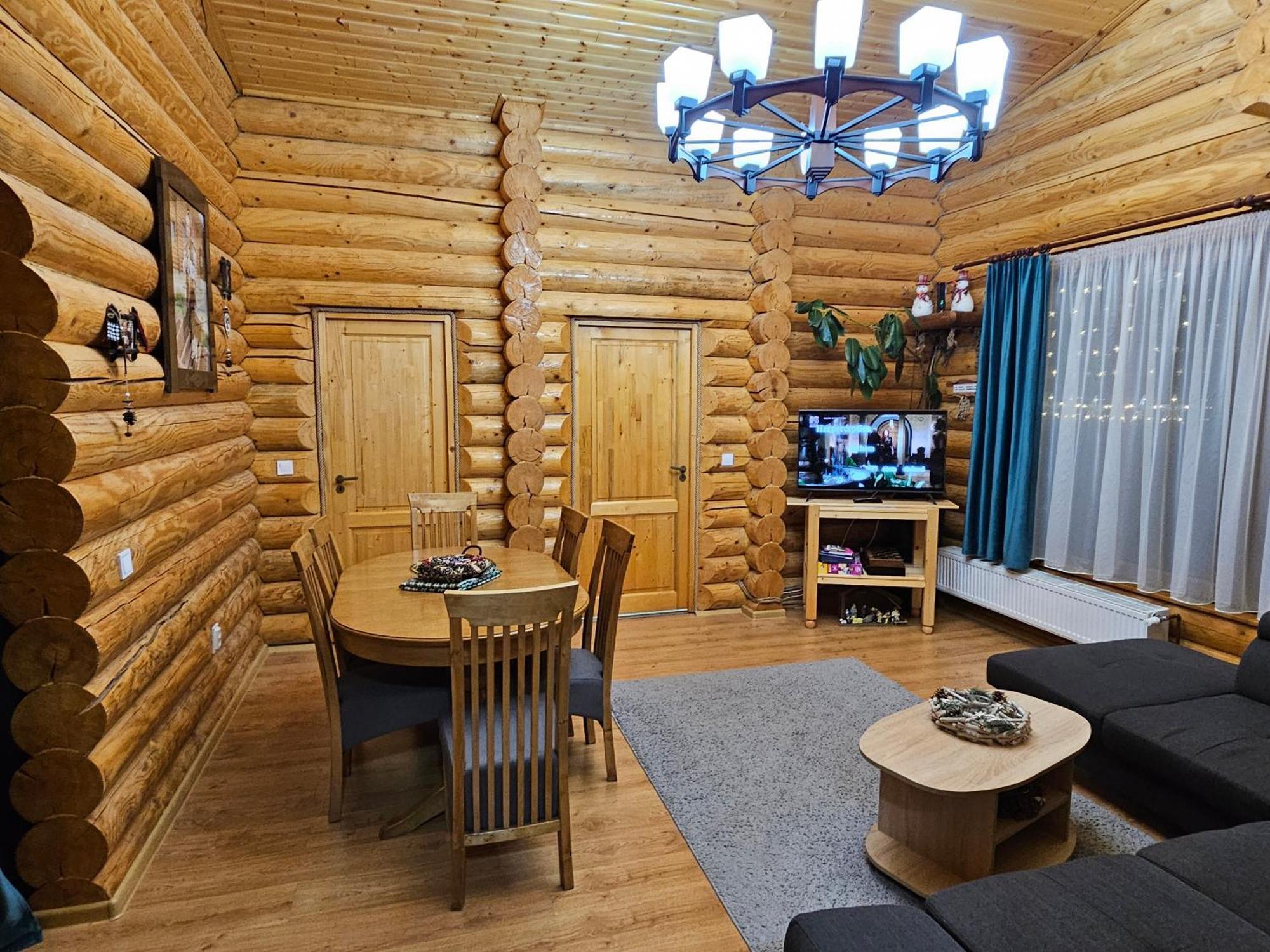 Cabana Alesia, Relaxare La Poalele Raraului Câmpulung Moldovenesc エクステリア 写真